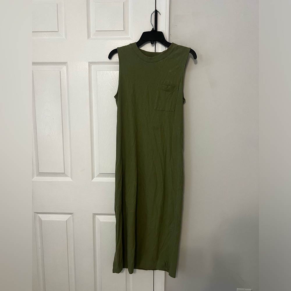 Green T shirt dress everlane